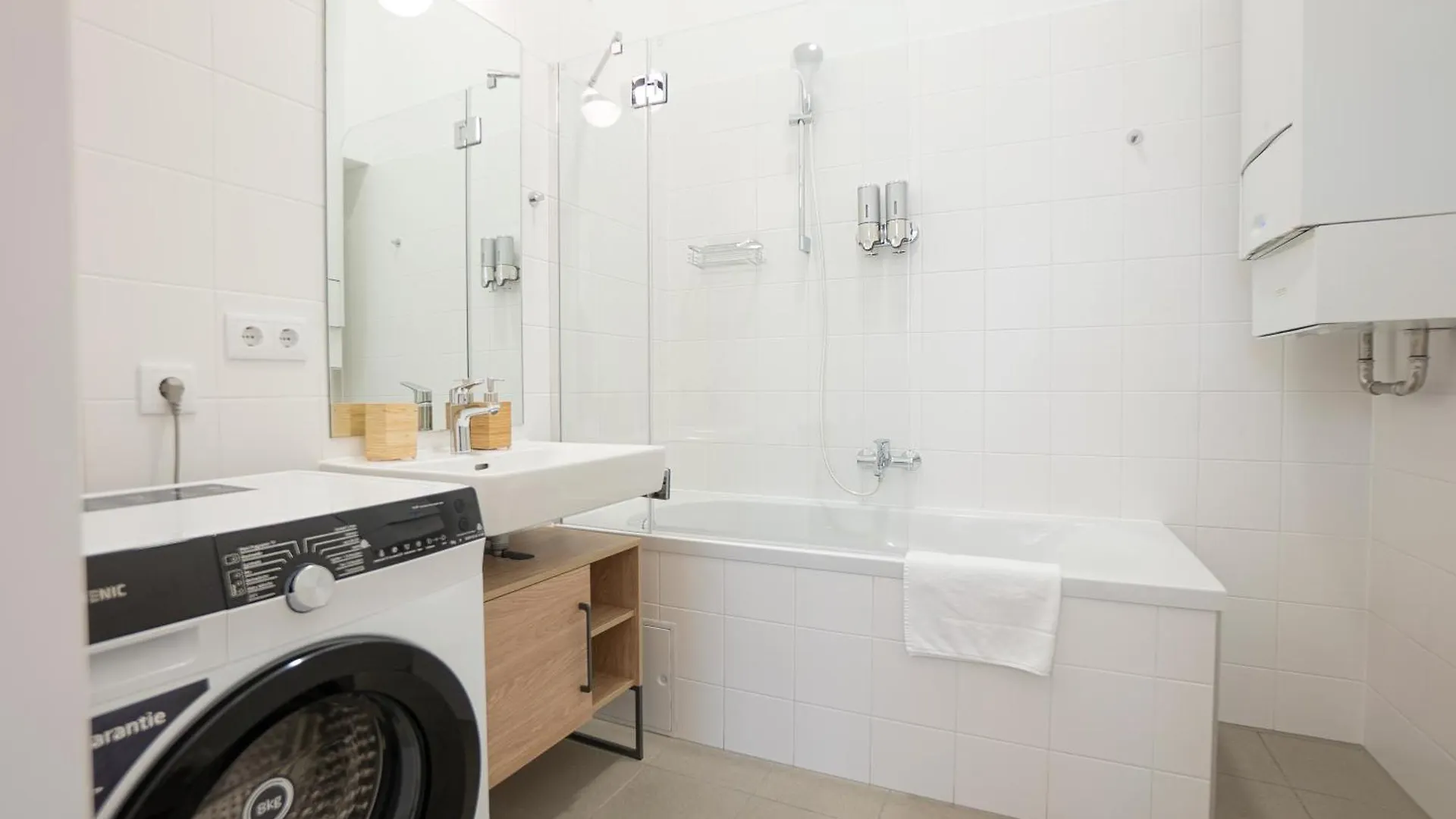 Vibrant 107 M2 Flat In The City Center Vienna Austria