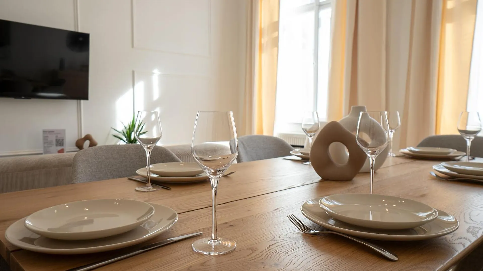 Vibrant 107 M2 Flat In The City Center Vienna Austria