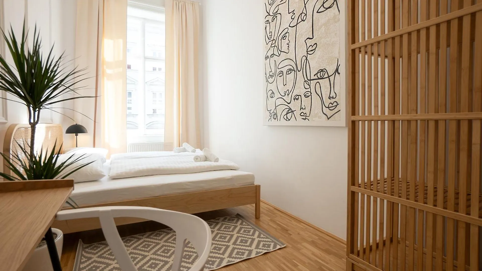 Apartment Vibrant 107 M2 Flat In The City Center Vienna