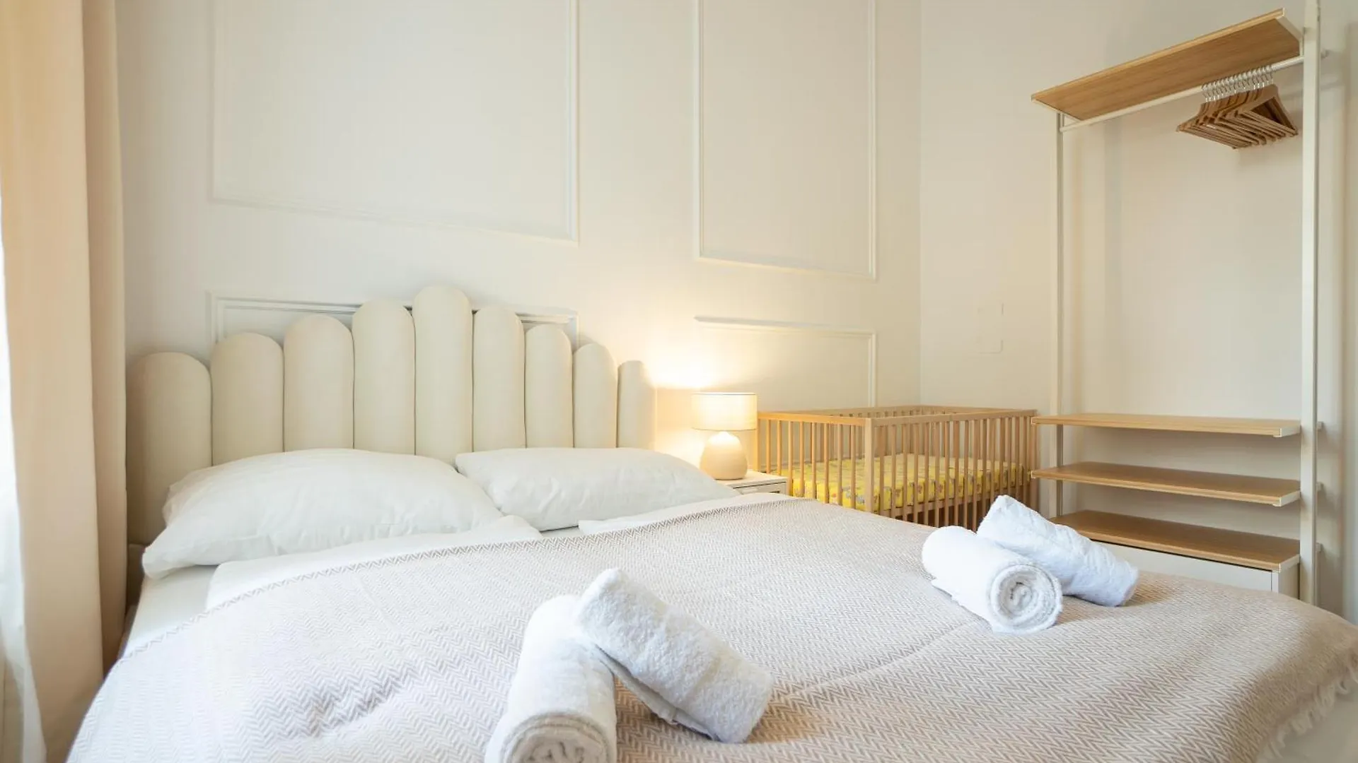 Vibrant 107 M2 Flat In The City Center Vienna Apartment