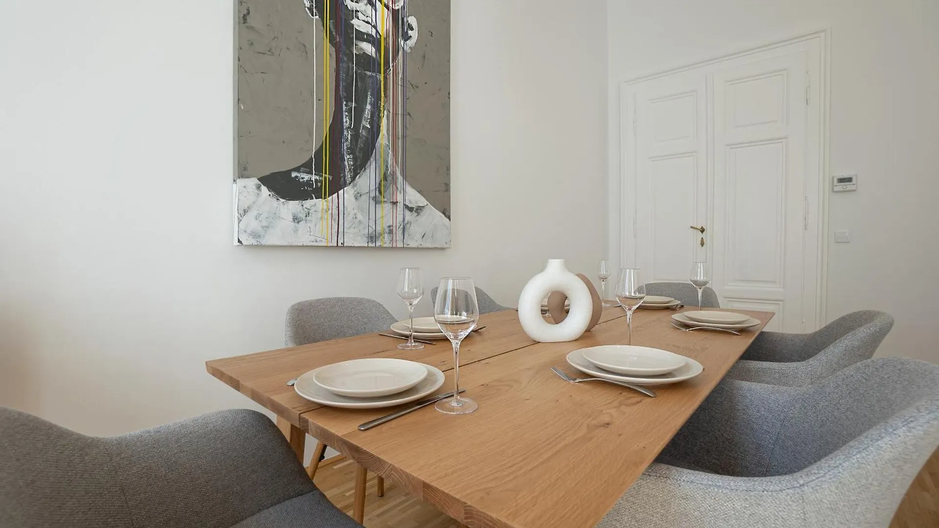 Vibrant 107 M2 Flat In The City Center Vienna Apartment