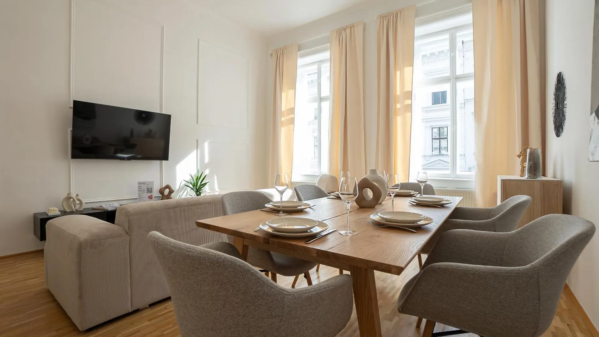 Vibrant 107 M2 Flat In The City Center Vienna Austria